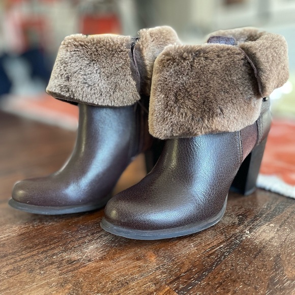 UGG size 7 leather and shearling boots - Picture 1 of 13